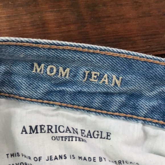 Distressed Mom jeans - Picture 5 of 6